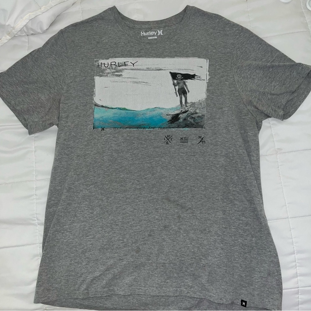 Hurley Gray Crewneck Tee with Blue Pirate Flag | XL